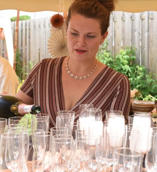 ceremoniemeester-hostess-champagne-toost-trouwen